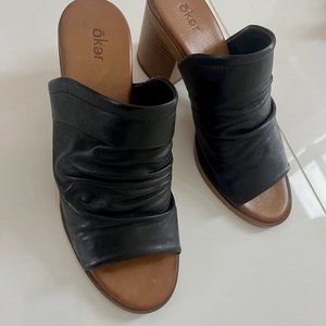 Leather peep-toe shoes-Black size 7- Brand New